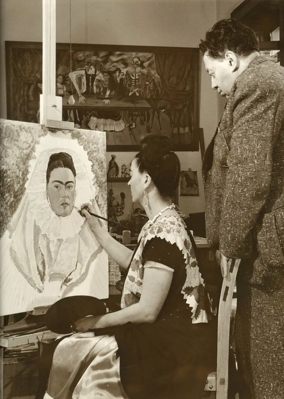 Frida Kahlo si dipinge con un Resplandor