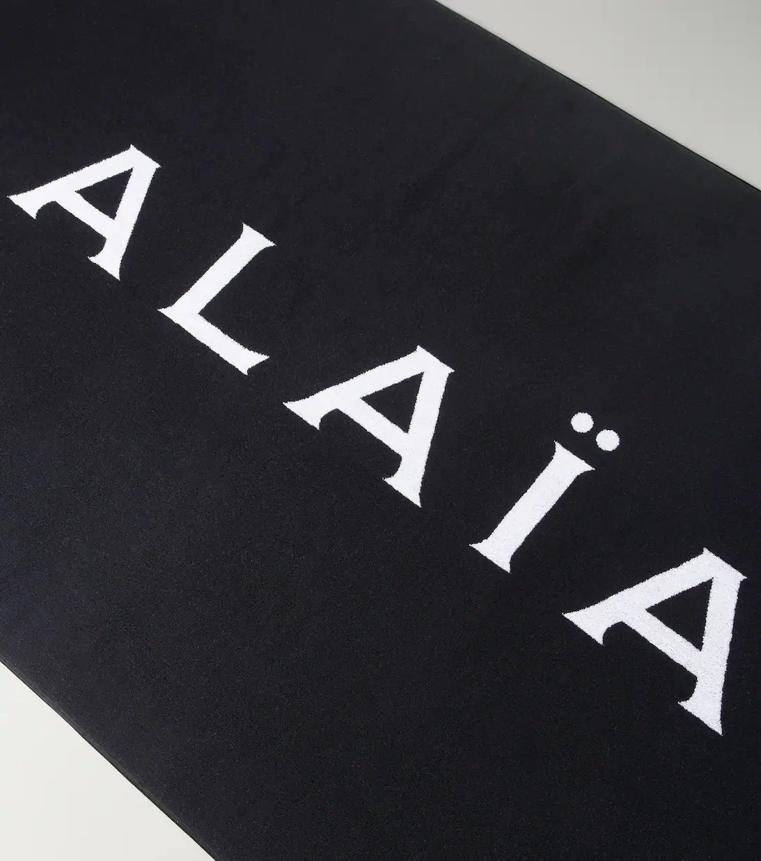 Asciugamano jacquard di cotone con logo Alaïa