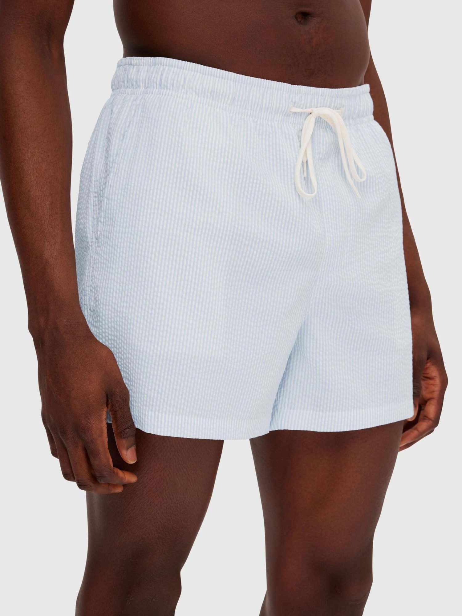 Short de bain court à motifs rayures blanches et bleues polyester recyclé  Selected