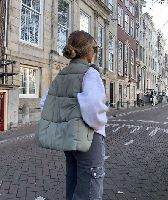 3 motivi per investire in un indumento evolutivo 10 Giacca autunnale senza maniche