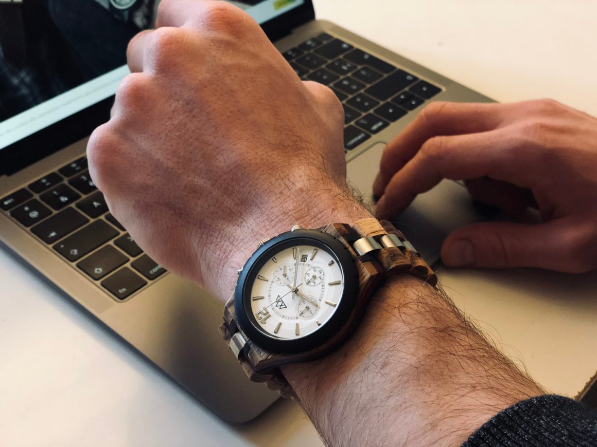 Montre en bois tendance de lannee 1 1