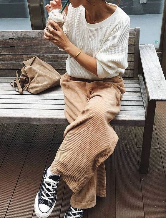 pantaloni in velluto beige