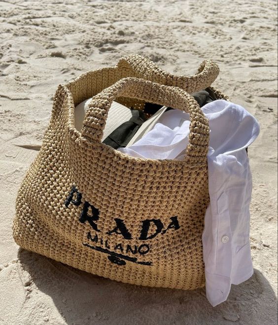 Shopping bag in rafia Prada