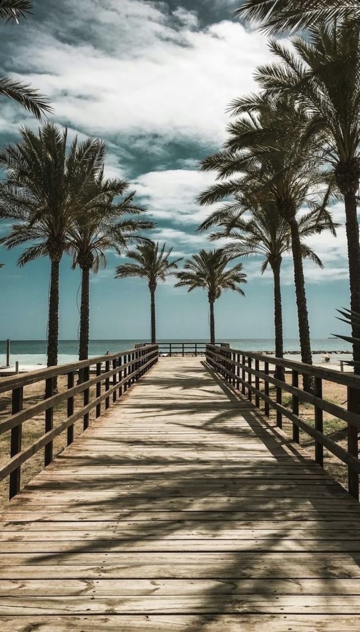 Benicasim Le rendez vous des festivaliers et des amateurs de soleil Costa del Azahar Entre plages mythiques et villages envoutants Modalova