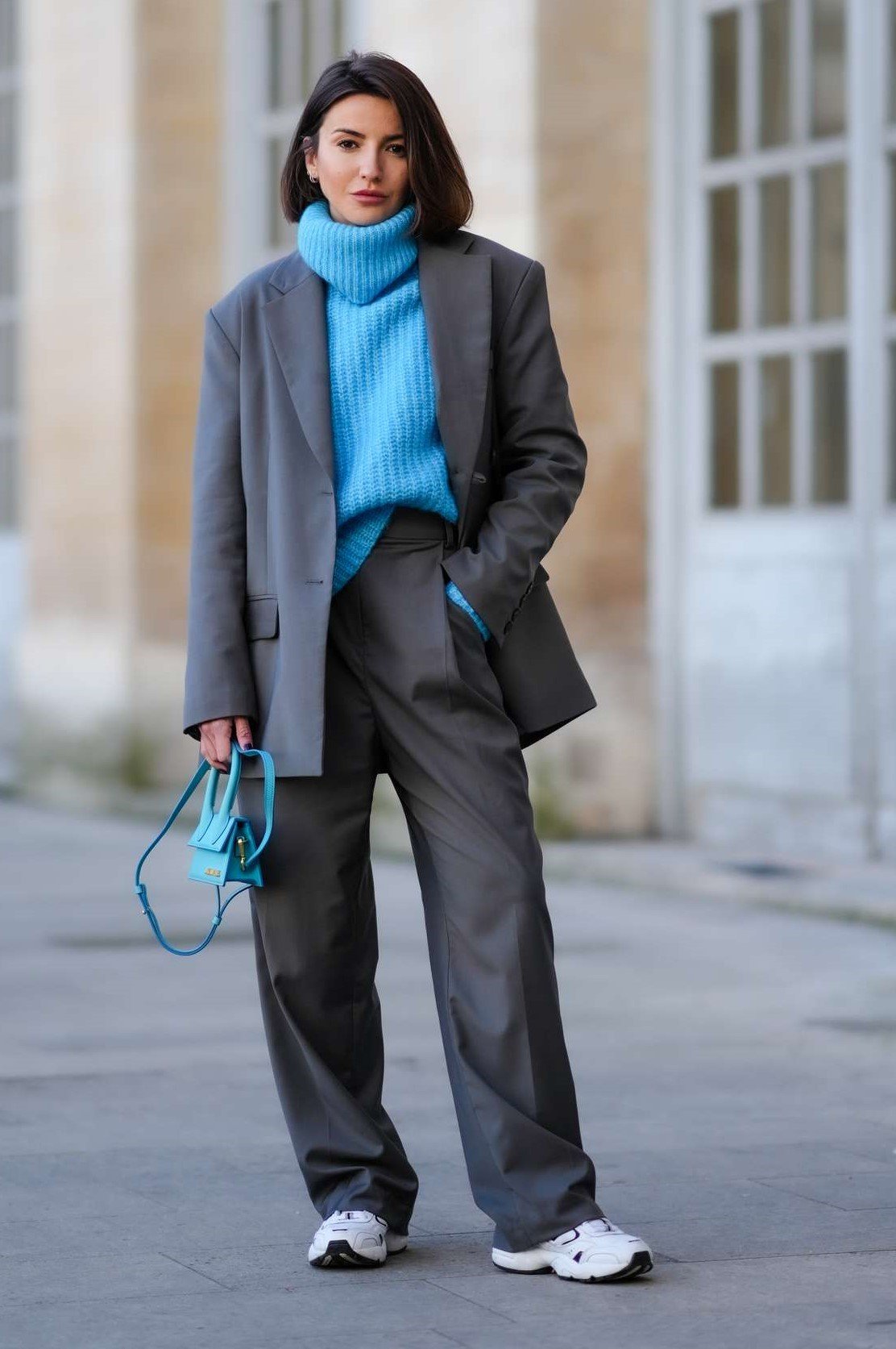 Il perfetto equilibrio tra stile sportivo ed eleganza urbana 2 MODALOVA Il perfetto equilibrio tra stile sportivo ed eleganza urbana