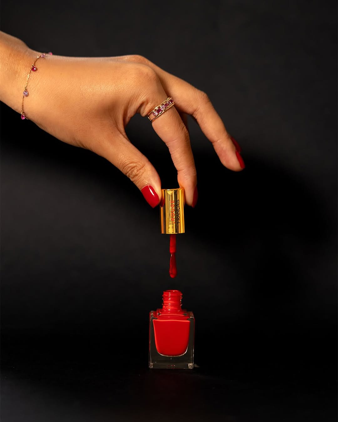 Lusso digitale: 5 maison di gioielleria da seguire da vicino 12 La Brune La Blonde le diamant a fleur de peau Luxe digital 5 maisons joaillieres a suivre de pres Modalova