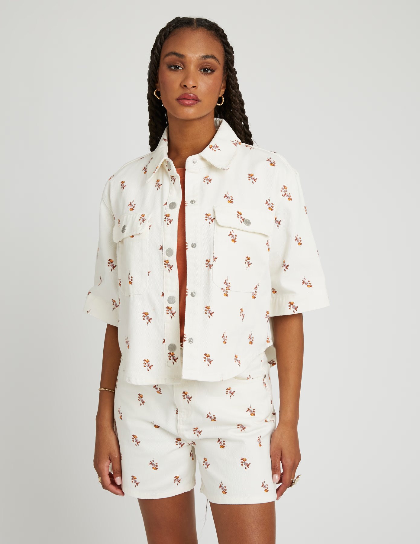 Layering estival maitriser les volumes avec justesse Les nouvelles regles pour porter la veste en ete Modalova