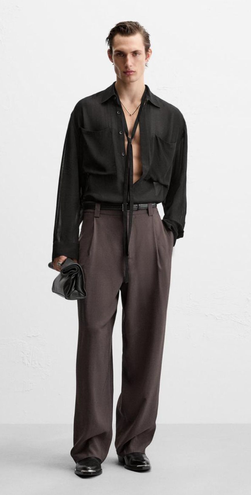 Minimalisme sophistique lharmonie du ton sur ton Chemises et contrastes 5 looks cles pour la rentree Modalova