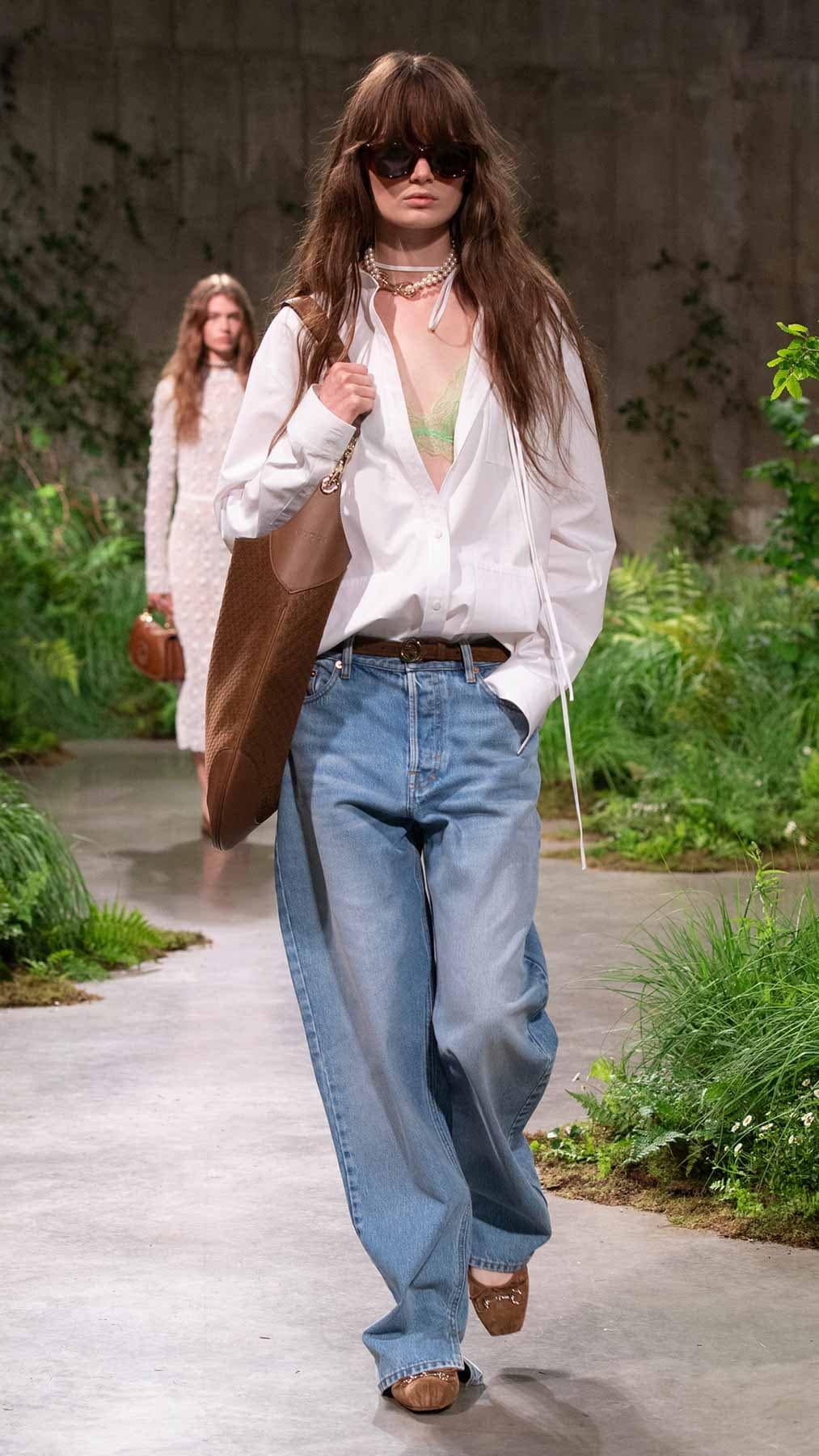 Cosa ricorderemo degli accessori della primavera 2025 2 Une saison sous le signe de lintention stylistique Ce que lon retiendra des accessoires du printemps 2025 Modalova