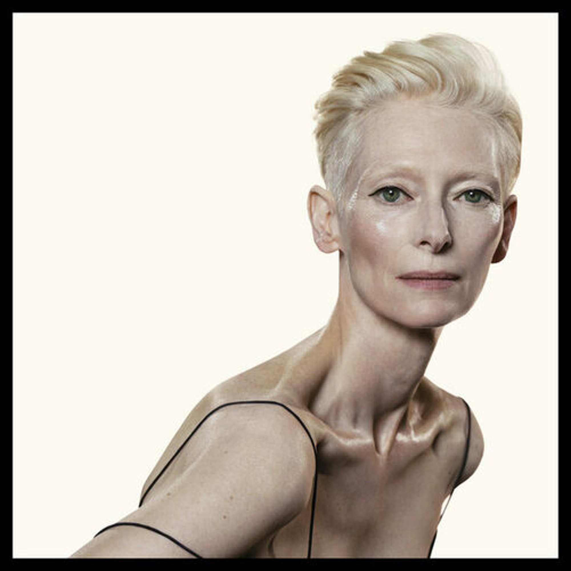 tilda swinton incarne llgance de black orchid reserve modalova
