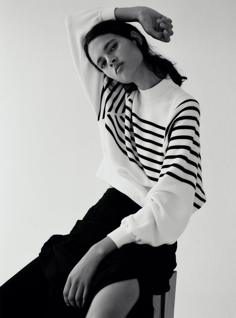 Le pull marin structure et allure a letat pur 1 Marinieres et pulls marins classiques bretons allure nouvelle Modalova