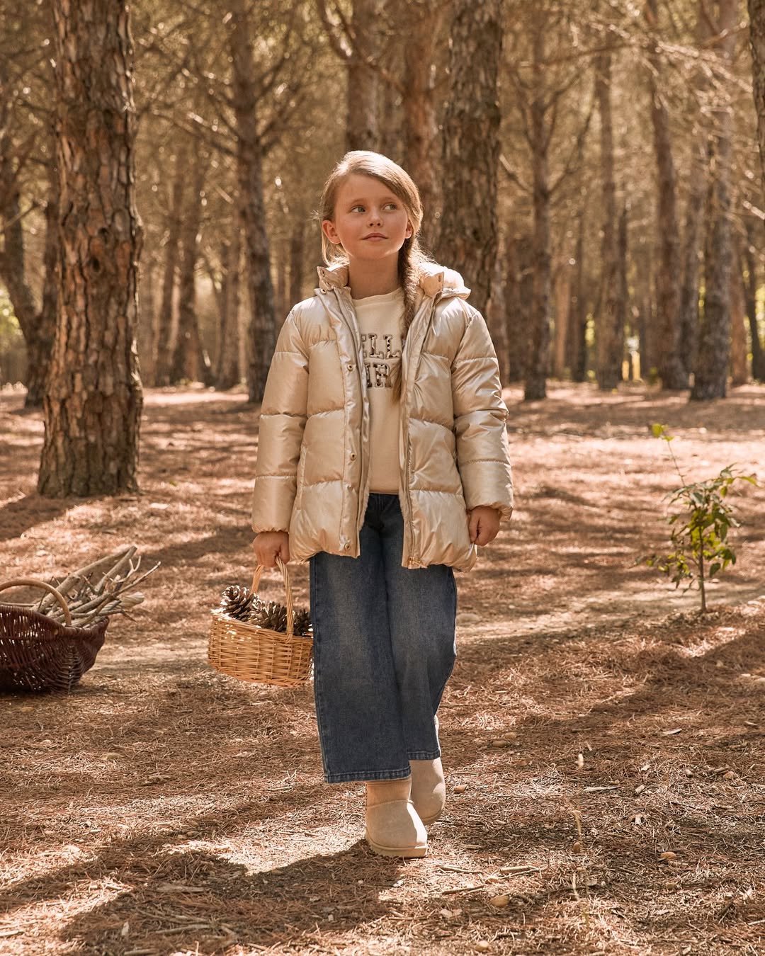 I mini indispensabili per uno stile che segue la stagione 2 La regle des trois couches version enfant chic Les indispensables mini pour un style qui suit la saison Modalova