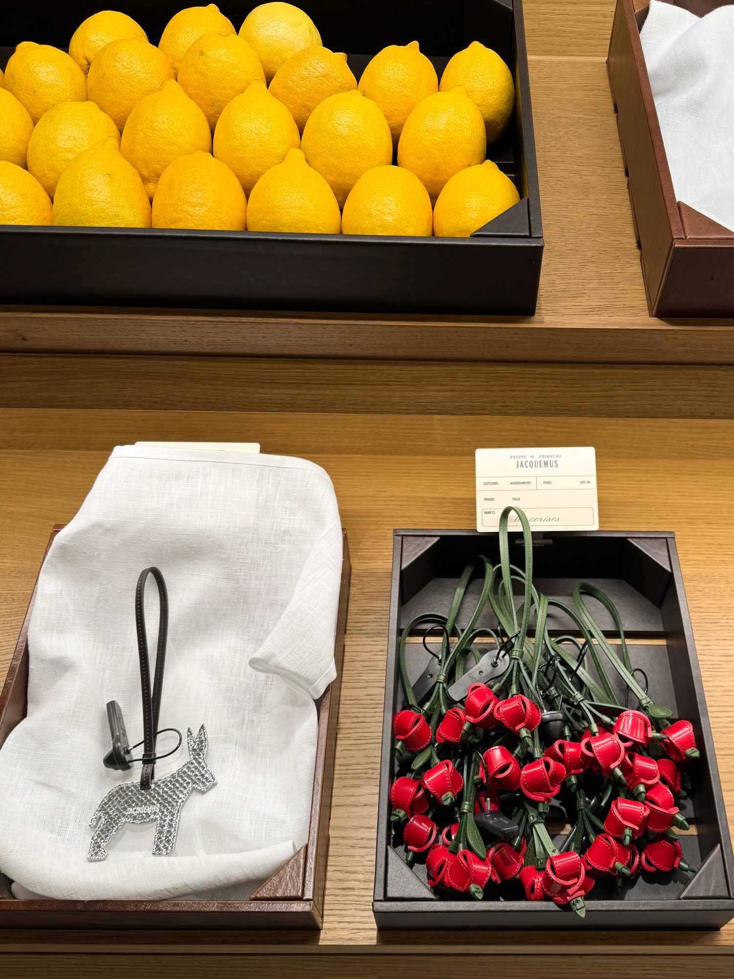 Charm asino mercato Jacquemus Le Paysan