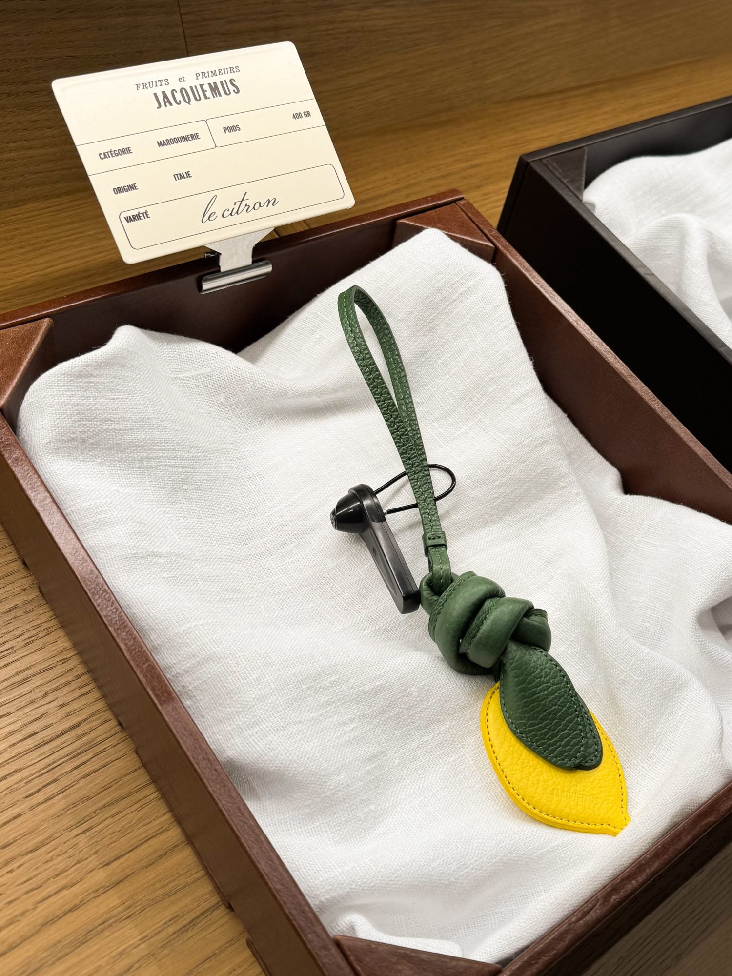 Charm limone mercato Jacquemus Le Paysan