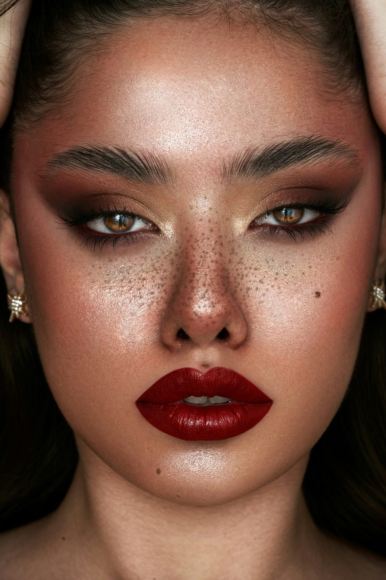 Fox Eye et liner graphique la ligne etiree Quand le regard devient signature Modalova