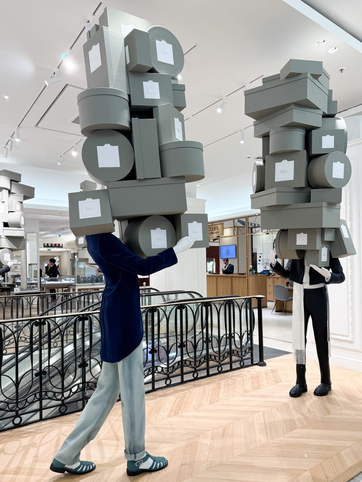 Ultimi giorni per scoprire il pop-up Dior al Bon Marché 4 Pop-up Dior Jonathan Anderson Estate 2026 Bon Marché foto Pauline PINOT