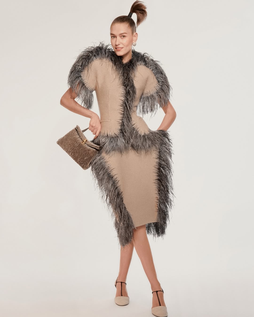 La tendenza delle frange torna questa primavera? 7 Look Le Palmier Jacquemus outfit frange