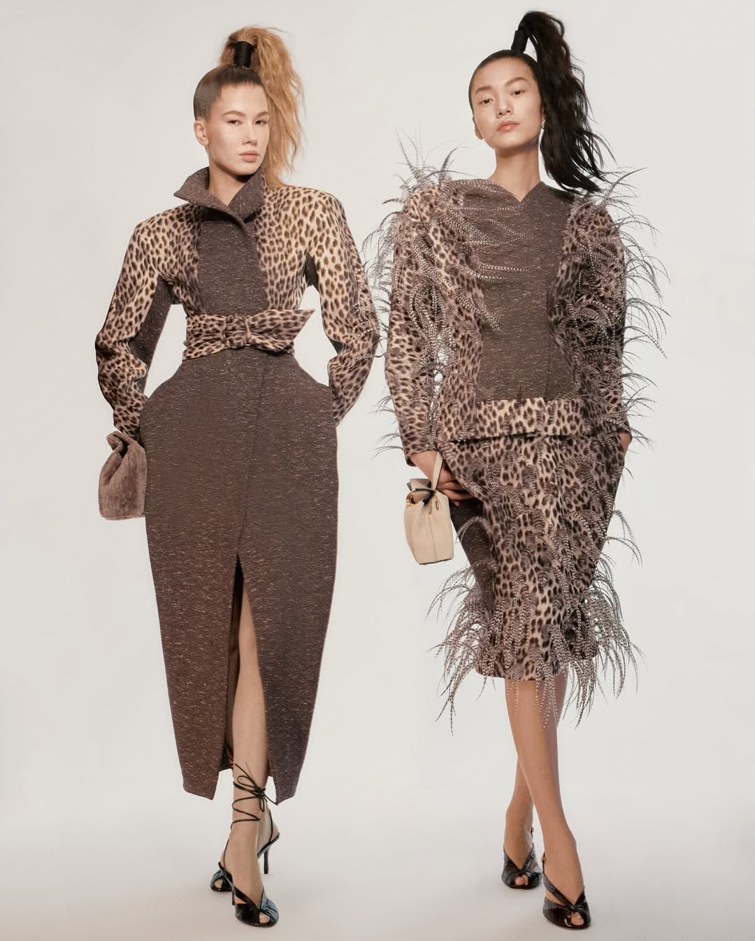 La tendenza delle frange torna questa primavera? 8 Outfit a piume Jacquemus Le Palmier
