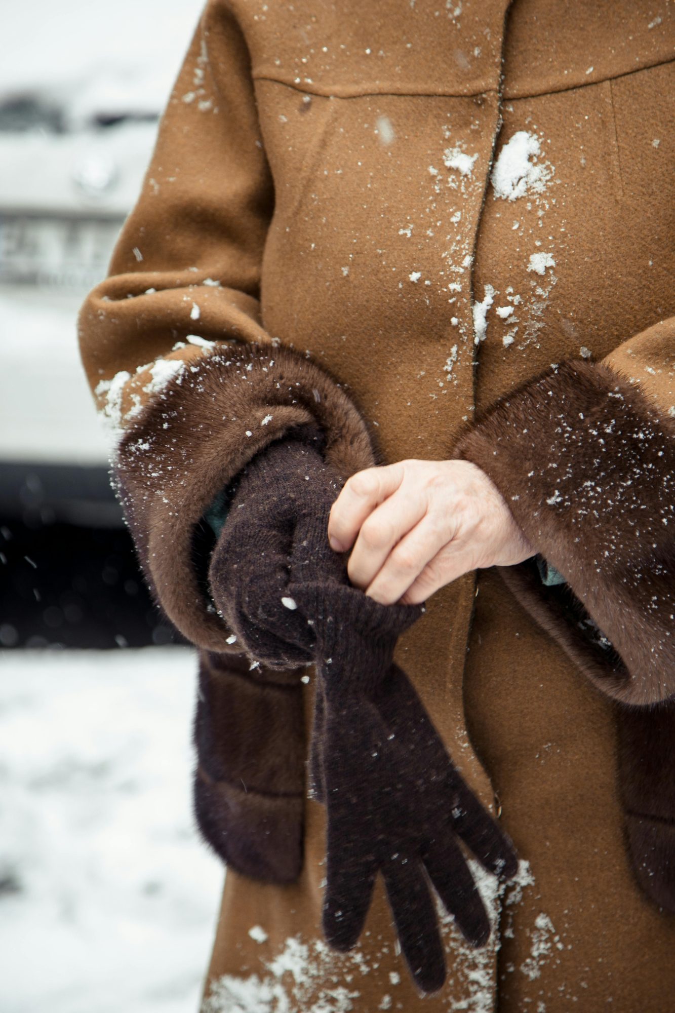 Perché i guanti rimangono un classico dell'abbigliamento 2 Un accessoire qui traverse les siecles Pourquoi les gants restent un classique du vestiaire Modalova
