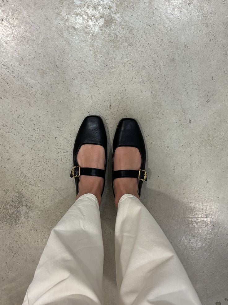 Ballerine in pelle con fibbie