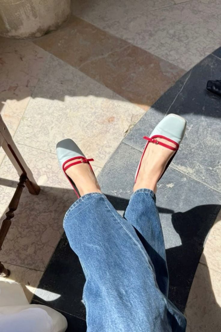 Ballerine in pelle con fibbie