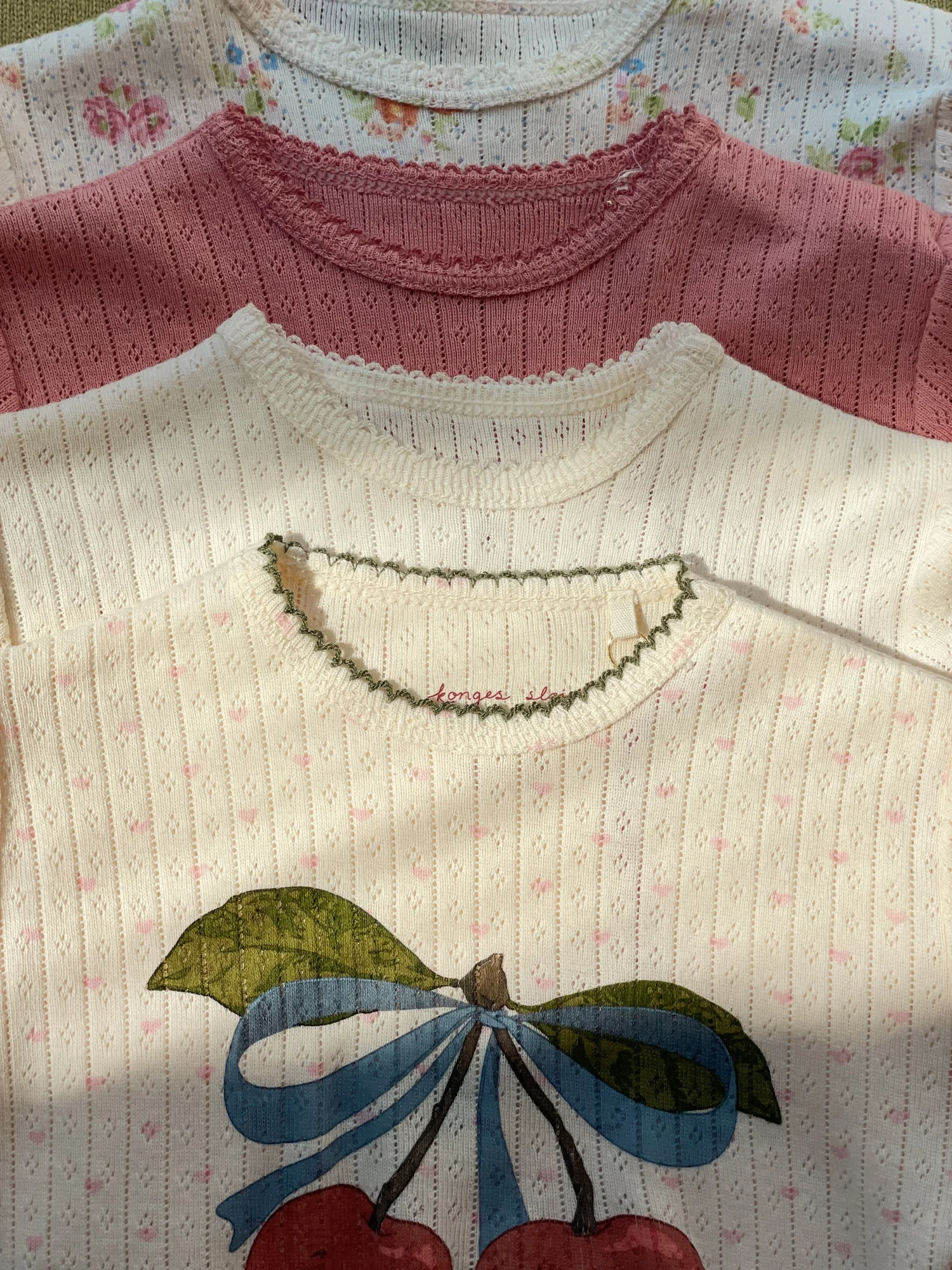 Moda bambini: perché i materiali naturali cambiano davvero la vita quotidiana dei bambini? 5 body naturels kids