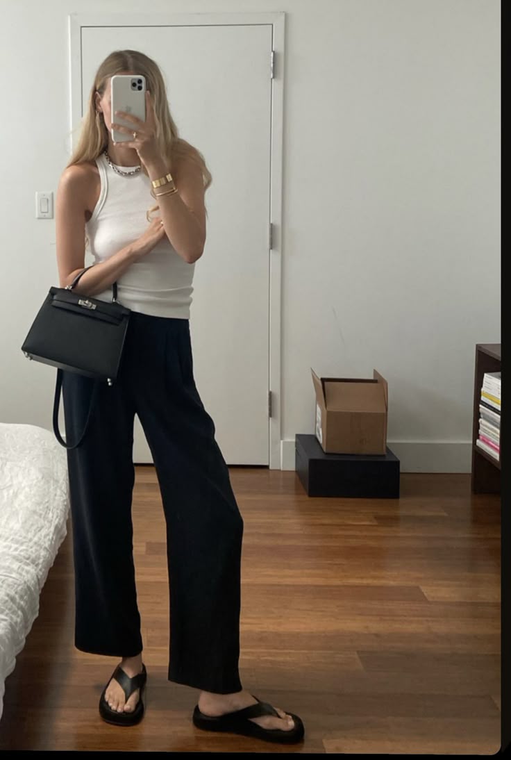 Le wedges mules: il ritorno deciso delle zeppe 14 Look con flip flops con zeppa