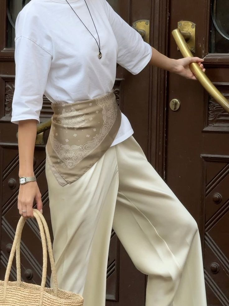 Cintura con sciarpa: come indossare il foulard in vita? 4 Outfit con foulard in vita