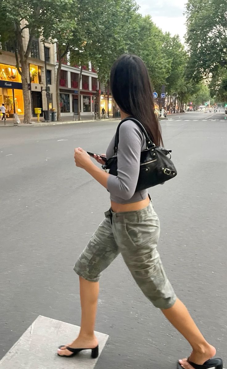 Look sportswear pantaloni capri militari