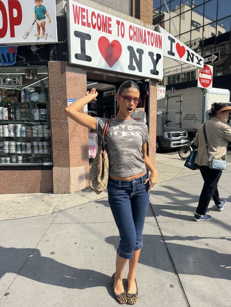 Pantaloni capri denim look