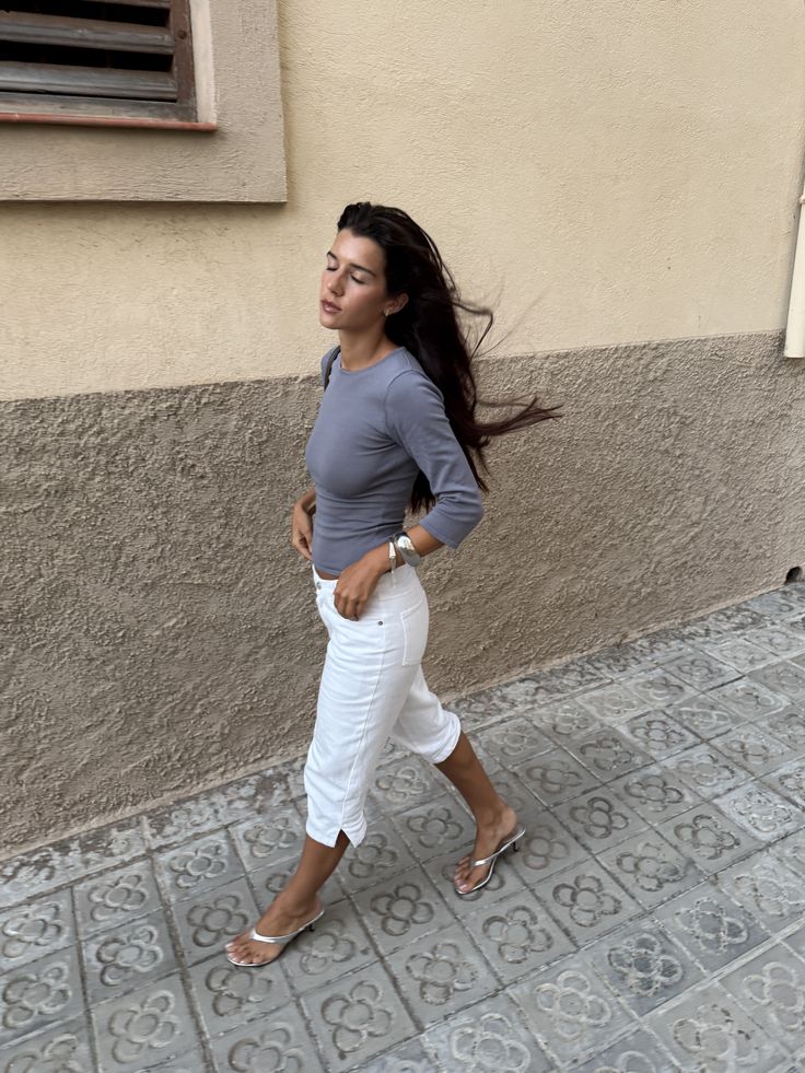Idea look donna con pantaloni capri