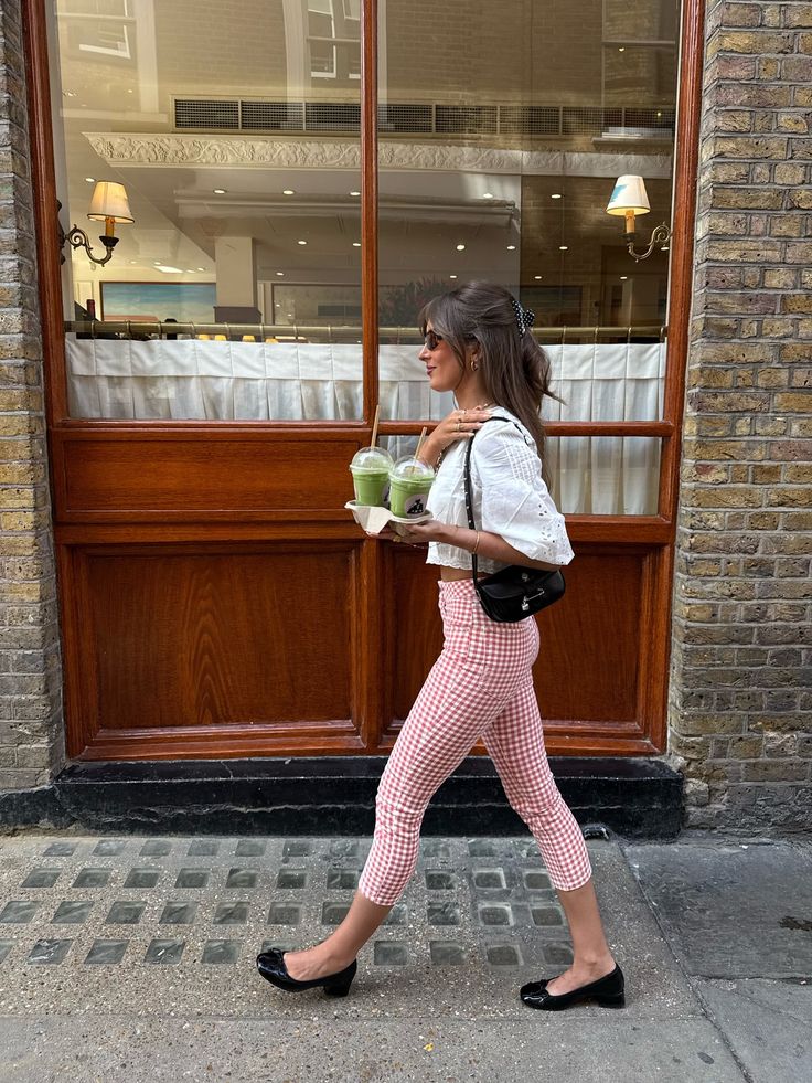 Look donna pantaloni capri vichy