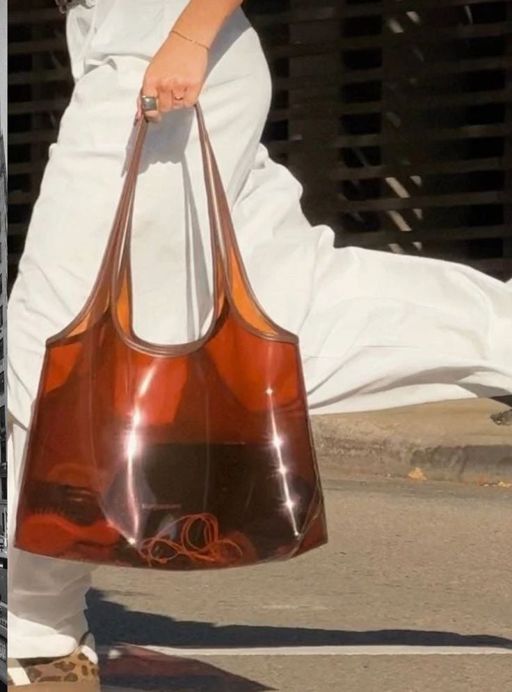 Il jelly Firkin: la versione gelatinosa della borsa più ambita 3 Borsa trasparente marrone