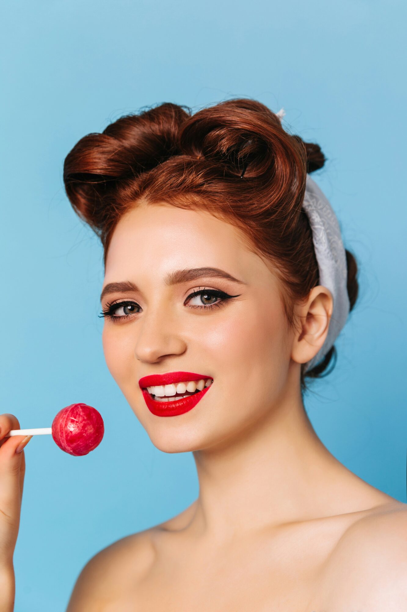 L'allure pin-up, tra glamour rétro e modernità 5 Beaute pin up des details precis jamais figes Lallure pin up entre glamour retro et modernite Modalova
