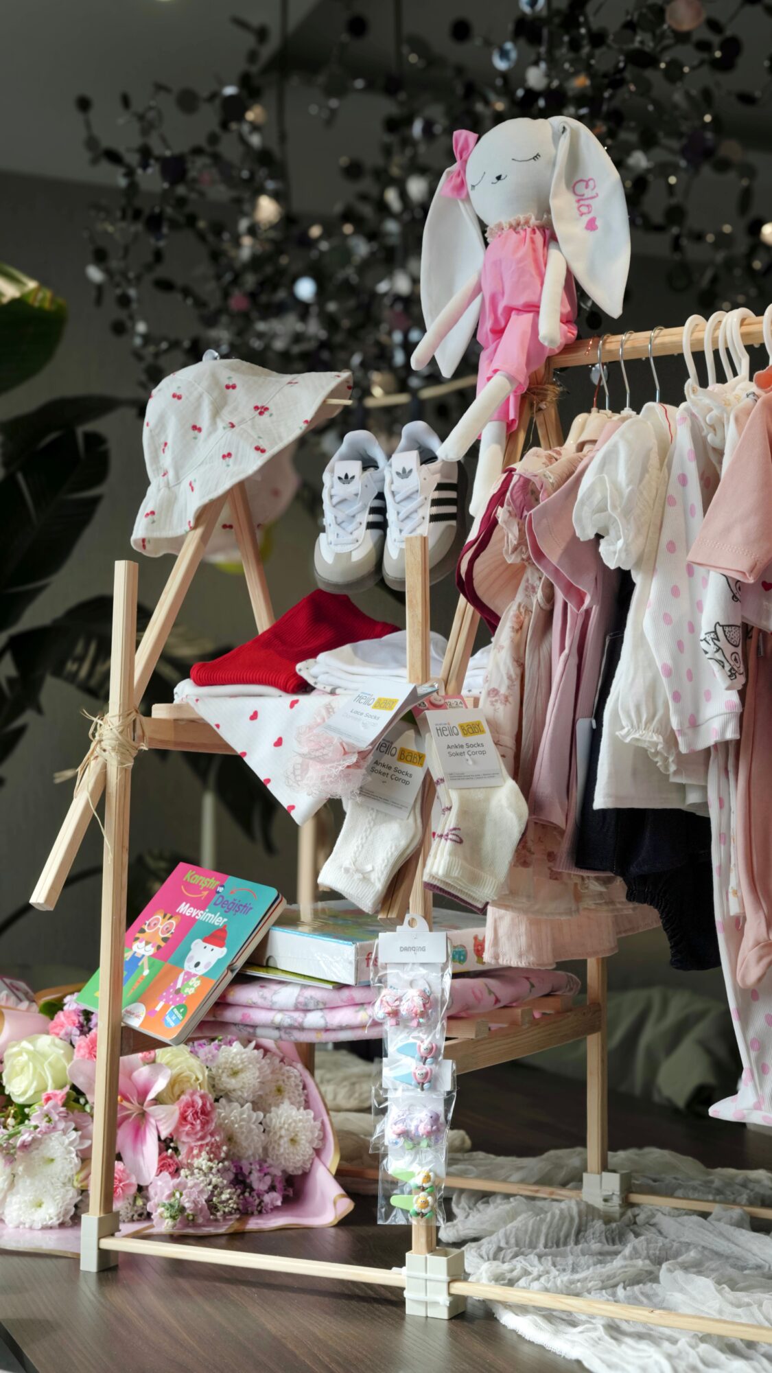 Scegliere bene il primo guardaroba del bambino 3 Composer un vestiaire pratique et harmonieux Bien choisir le premier vestiaire de bebe Modalova