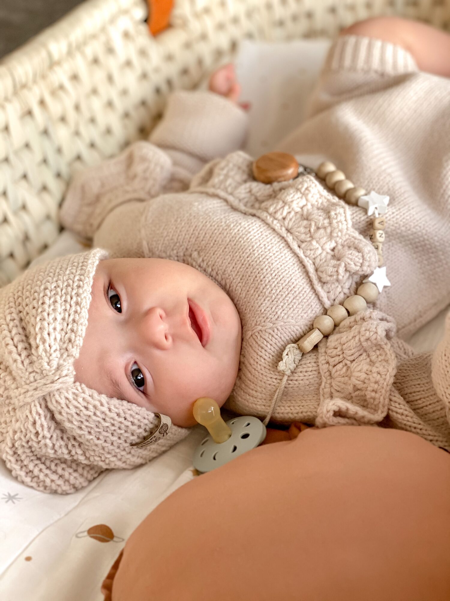 Scegliere bene il primo guardaroba del bambino 2 Privilegier des matieres douces et respirantes Bien choisir le premier vestiaire de bebe Modalova